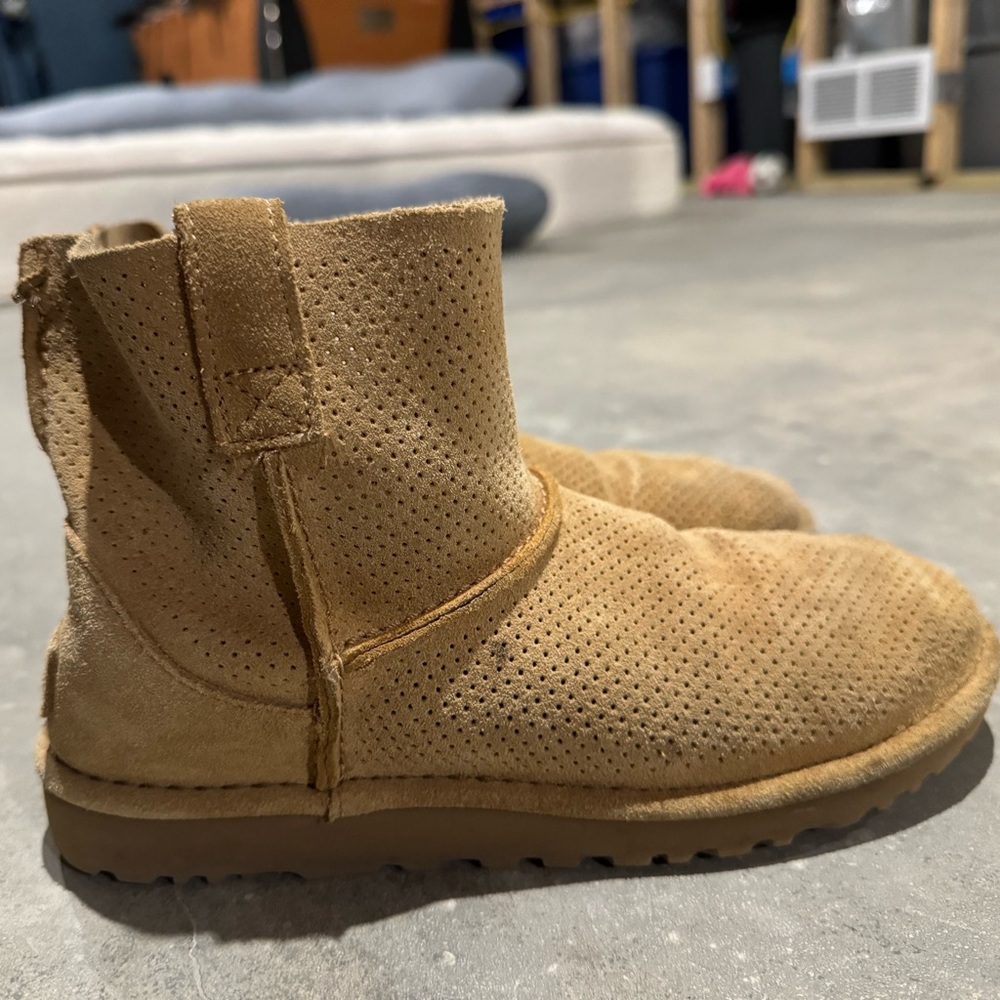 Ugg boots - Picture 3 of 4